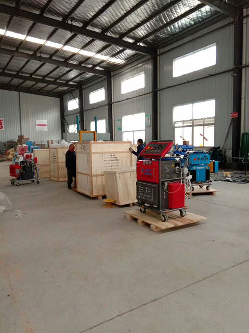無錫聚脲噴涂機 施工都是什么價位的(圖1) 徐州市客戶防腐防水聚脲噴涂設備